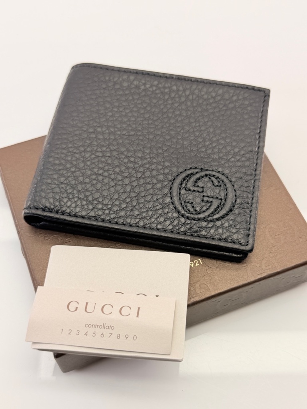 Gucci Black Textured Leather Men’s Black Bifold Wallet New
